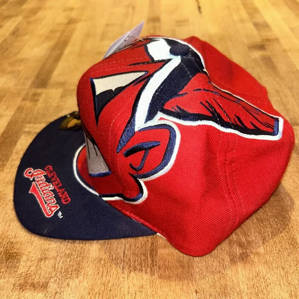 VINTAGE NWT 90' CLEVELAND INDIANS BIG INDIAN HEAD MLB‎ BLUE/RED WOOL SNAPBACK